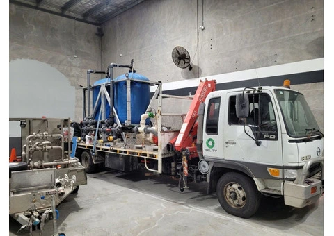 2001 Hino Ranger - Flat bed truck with a HIAB/Fassi 65 crane with filtration system - 1/17