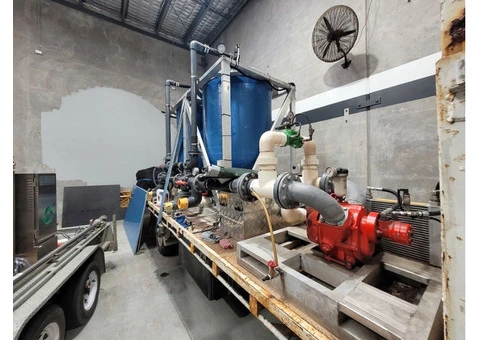 2001 Hino Ranger - Flat bed truck with a HIAB/Fassi 65 crane with filtration system - 2/17