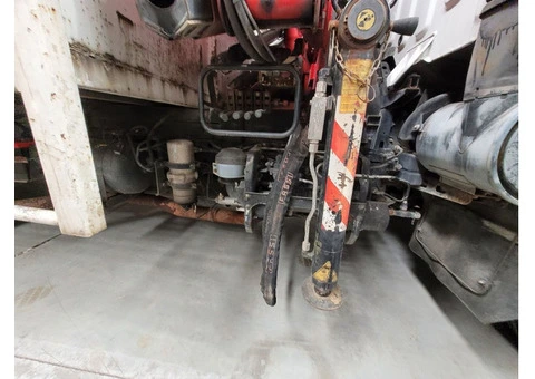 2001 Hino Ranger - Flat bed truck with a HIAB/Fassi 65 crane with filtration system - 11/17