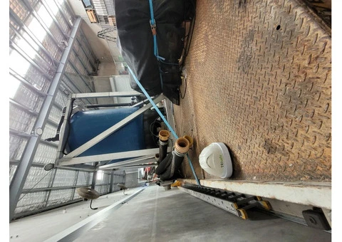 2001 Hino Ranger - Flat bed truck with a HIAB/Fassi 65 crane with filtration system - 16/17