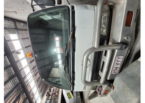 2001 Hino Ranger - Flat bed truck with a HIAB/Fassi 65 crane with filtration system - 17/17