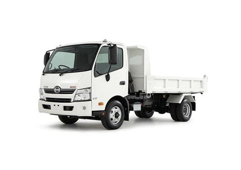 Small Truck Hire Cairns – Daily, Local & Commercial | Network Rentals Cairns - 2/2