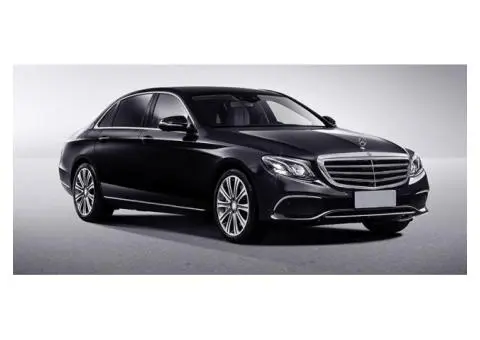 Hire a Luxury Chauffeur Car in Melbourne and Travel with Class 