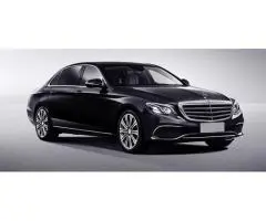 Hire a Luxury Chauffeur Car in Melbourne and Travel with Class 