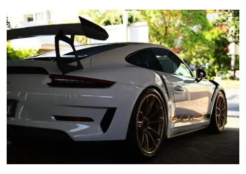 DURABLE CERAMIC COATING FOR YOUR CAR PAINT PROTECTION – Mirror Effect Detail - 2/2