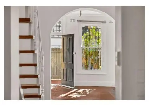 Classic two-bedroom house for rent - 4/10