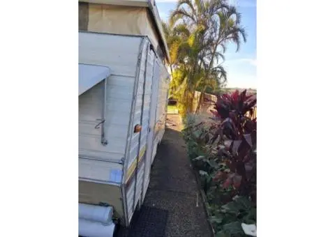 Windsor Windcheater Pop Top 1986 - 2/14