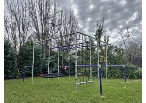 Monkey bars - 3/6