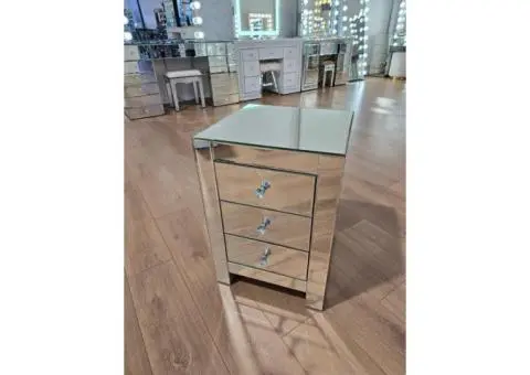 Bedside Vanity Table with Mirror Enhances Function