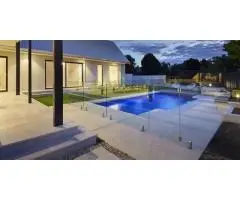 Get Stylish Glass Pool Fence Installation Service for Modern Homes