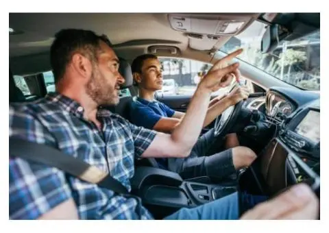 Learn from the Best – Top-Rated Driving School in Klemzig!