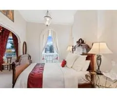 Stay in Style at Captain’s Retreat – A Standout Among Williamstown Hotels