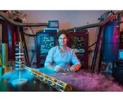 Full-service photos, zero hassle: at Matt Vas' studio