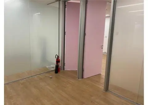 60% reduced market price - Lease Opportunity - Brisbane CBD (84 m²) - 8/10