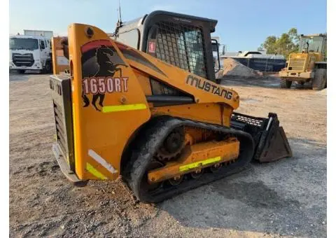 Mustang 1650RT Skid Steer Loader Positrack - 1/6