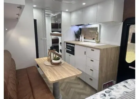 2025 -Build 19.6 FT Family semi offroad caravan - 2/4
