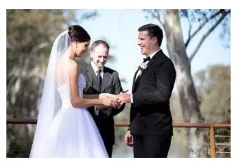 Melbourne Wedding Officiant with a Personal Touch: Dwayne Nichols Guiding You to ‘I Do’