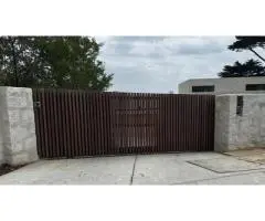 Why Choose Timber Gates on the Mornington Peninsula for a Stylish, Durable Entrance?
