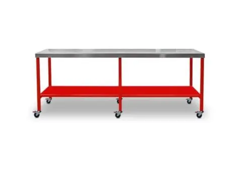 Improve Workflow With a Sturdy Rolling Workbench