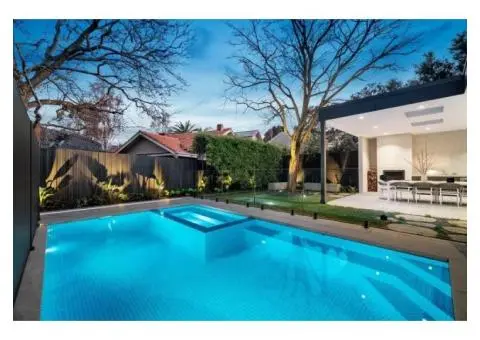 Hire a Landscaper for a Luxurious Outdoor Oasis in Brighton