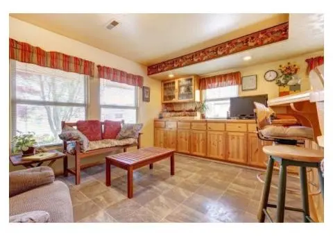 Heavy Duty Vinyl Flooring for Commercial Spaces