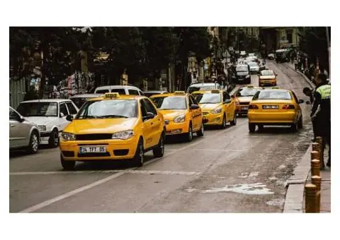 Why Choose a Maxi Taxi Melbourne Airport for Group Travel?