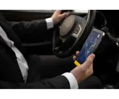 Which Maxi Taxi Melbourne Airport Option Works Best for Group Travel?