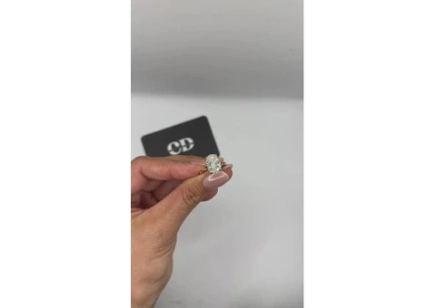 4.5 Carat Oval Diamond Engagement Ring – Elegant Six-Prong Cathedral Solitaire