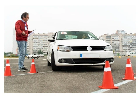 Master Advanced Driving Skills in Clyde