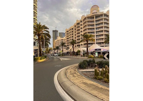 Luxury Broadbeach Resort with Pool, Spa & Beach Access - 5/6