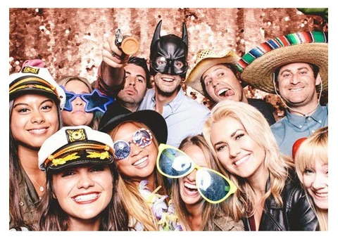 Photo Booth Hire Melbourne – Fun Event Entertainment | Lavides Global - 1/3
