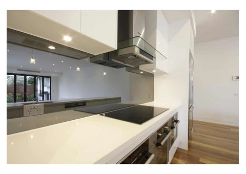 Glass Kitchen Splashbacks Designed for Real Homes