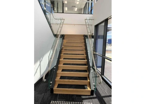 Frameless Glass Staircase That Shapes Modern Living