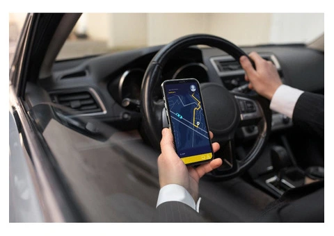 Which Maxi Taxi Melbourne Airport Option Is Right for Large Groups?