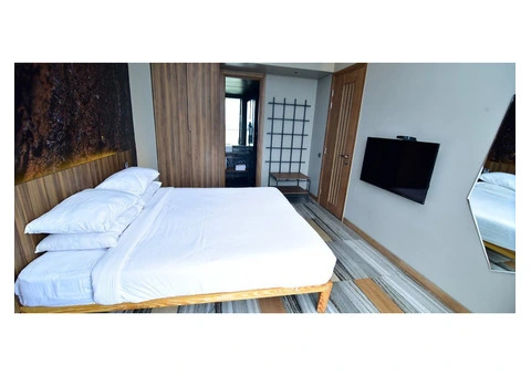 Comfortable Suite Room in Pune for a Relaxing City Escape - 2/5
