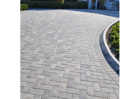 Cobblestone Driveway Pavers for Lasting Strength and Style 