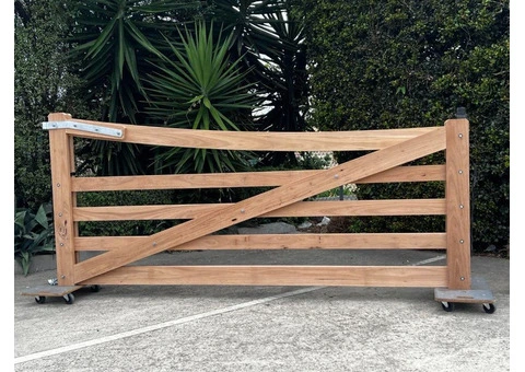 Why Choose Custom Wooden Gates in the Mornington Peninsula?