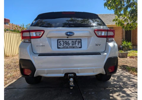 White Suburu X V 2018 - 2/14