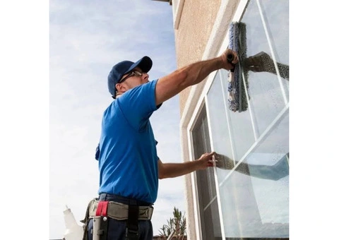 Professional Window Cleaning for Local Businesses in Lyneham