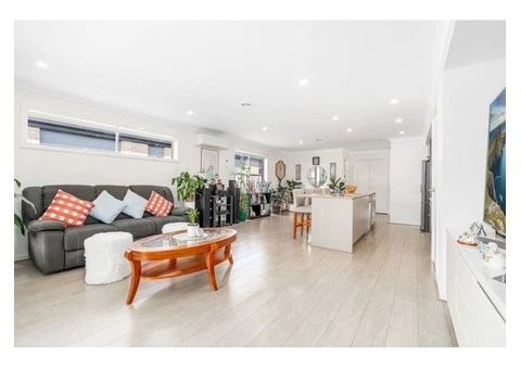 For Sale 4 Bedroom House in Lovely Banks Vic 3213 - 4/14