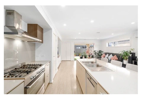 For Sale 4 Bedroom House in Lovely Banks Vic 3213 - 5/14
