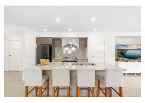 For Sale 4 Bedroom House in Lovely Banks Vic 3213 - 6/14