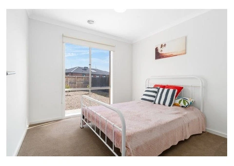 For Sale 4 Bedroom House in Lovely Banks Vic 3213 - 11/14