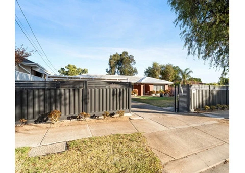 Real estate agent in angle vale