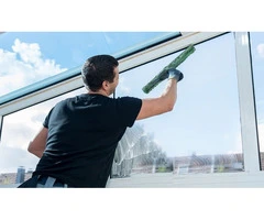 💧 Streak-Free Window Cleaning | Affordable & Reliable Local Team