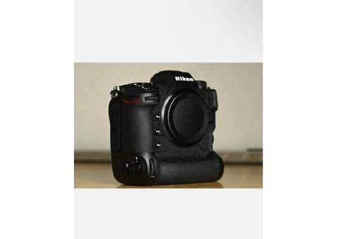 Nikon Z 9 45.7MP Mirrorless Camera - Black - 1/4