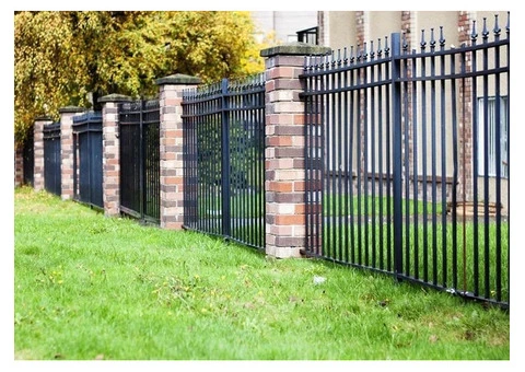 Garden Fencing Contractors Near Me in Acacia Gardens
