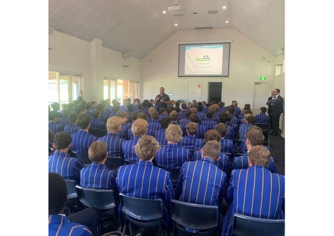 Boost Confidence with Student Leadership in Sunshine Coast
