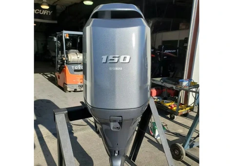 Outboard engines availavle 2 strokes and 4 strokes - 3/4
