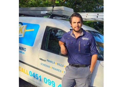 Professional Window Cleaning Services in Brisbane - 1/4